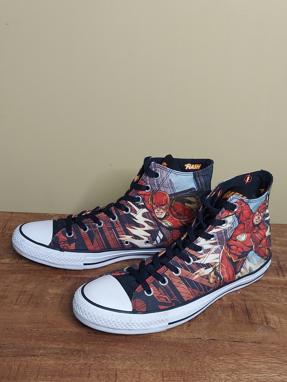 Converse The Flash Graphic High-Top Sneakers in Red, Black & White - 11